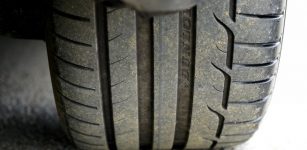 Car tyre