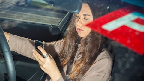 P plater texting whilst driving