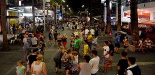 Queensland’s surfers night life