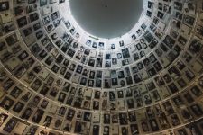 Holocaust photos