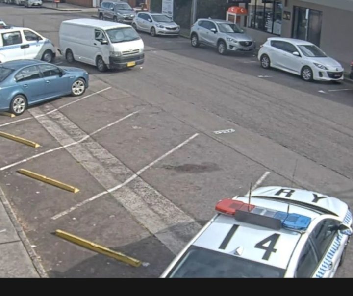 Driver Carrying 200 Million in Illegal Drugs Crashes Into Parked