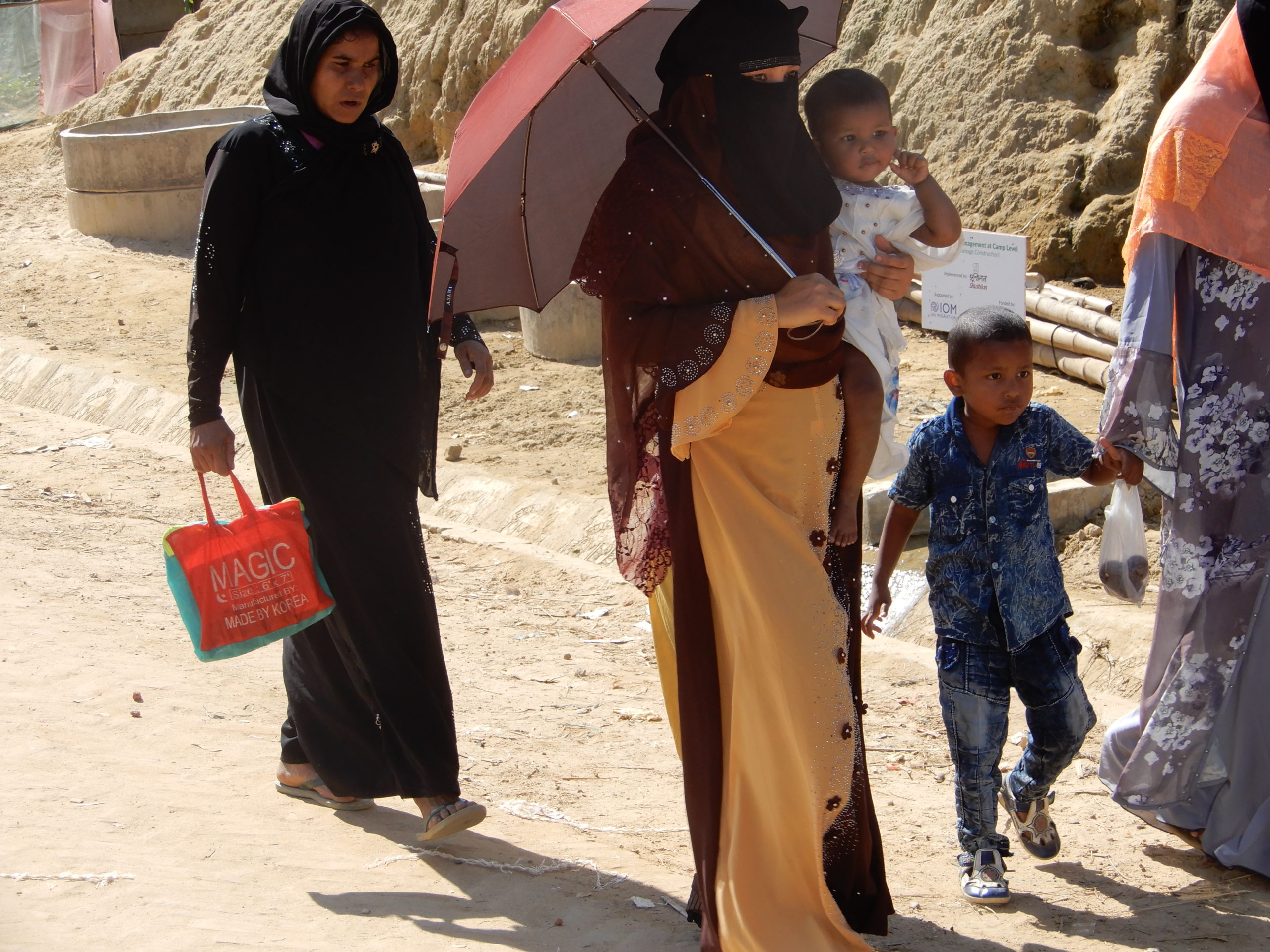 Rohingya mother and child