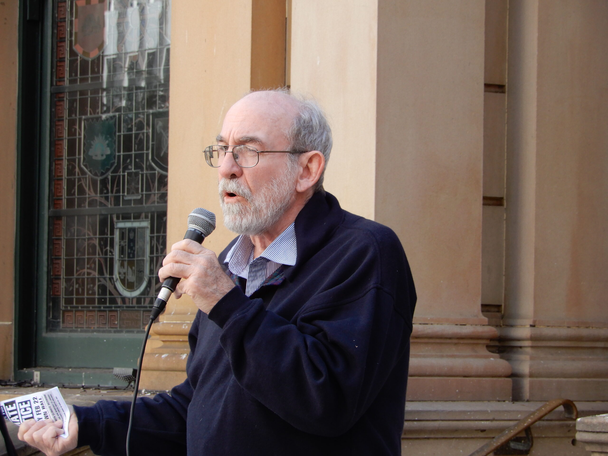 Ian Rintoul addresses the crowd at Town Hall