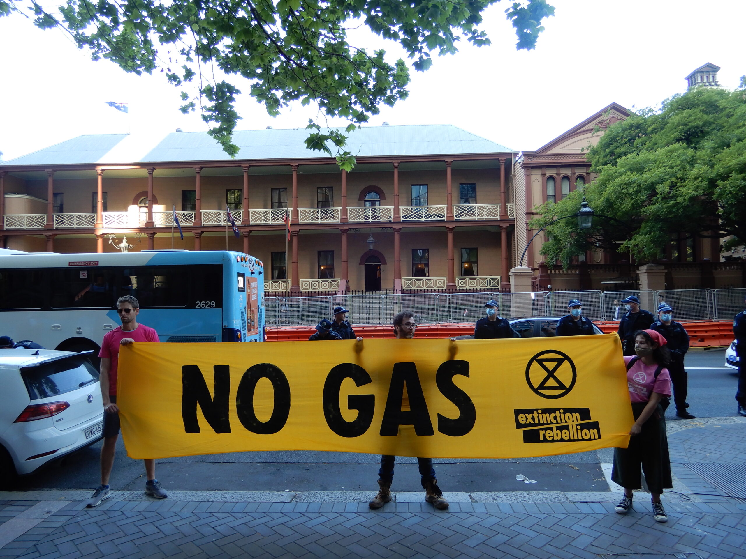 Gas is no clean alternative to coals, says Ludlam