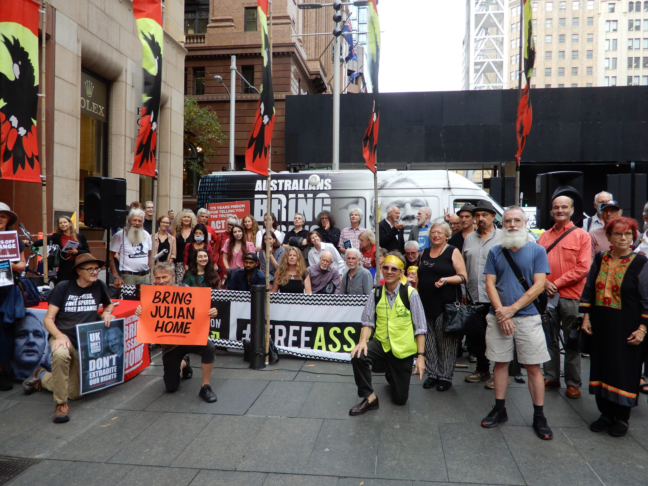 Supporters in Martin Place call for Assange’s release
