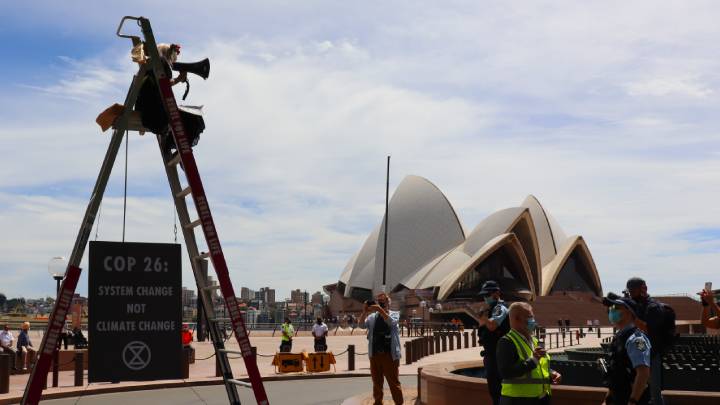 XR blocks entry to the Sydney Opera House