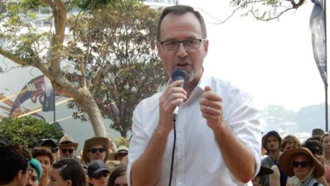 David Shoebridge addresses a Sydney climate rally in December 2019