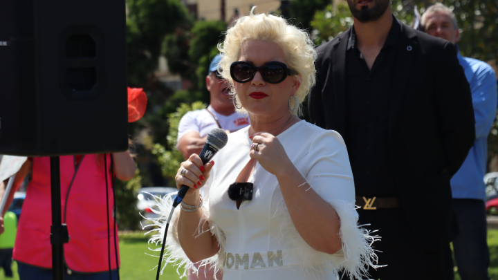 Having travelled from the UK, Keen addressed her attendees in the park