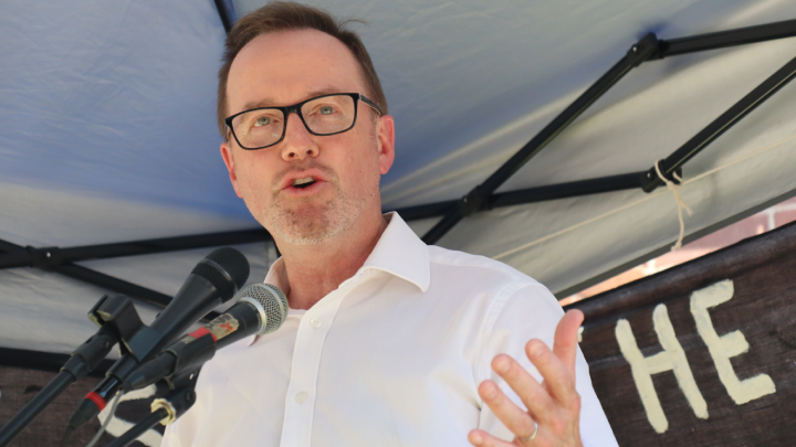 Greens Senator David Shoebridge tells a crowd before the PM’s Marrickville office that the government could be more determined in its negotiations for Assange’s release