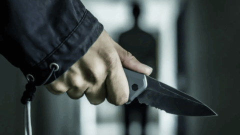 Holding knife