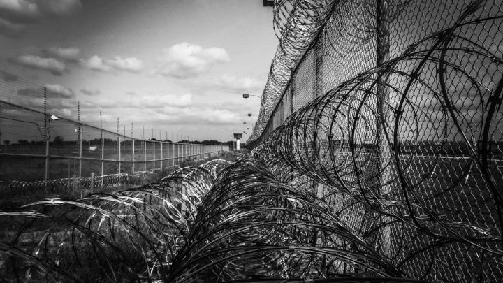 Razor fence